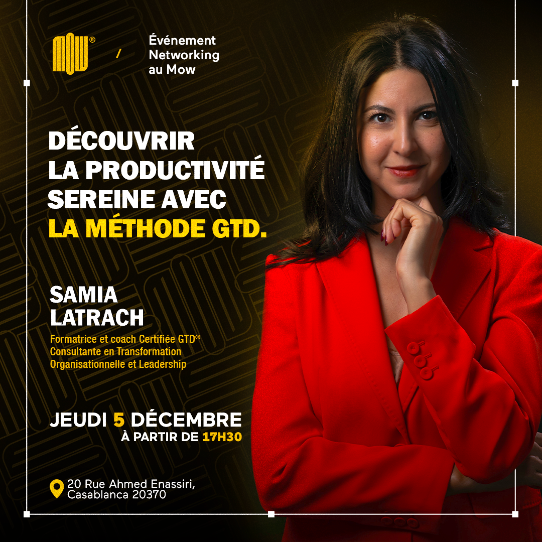 Samia Latrach, coach certifiée GTD®, lors d’un événement de networking au MOW® à Casablanca, présentant des solutions pour une productivité sereine.